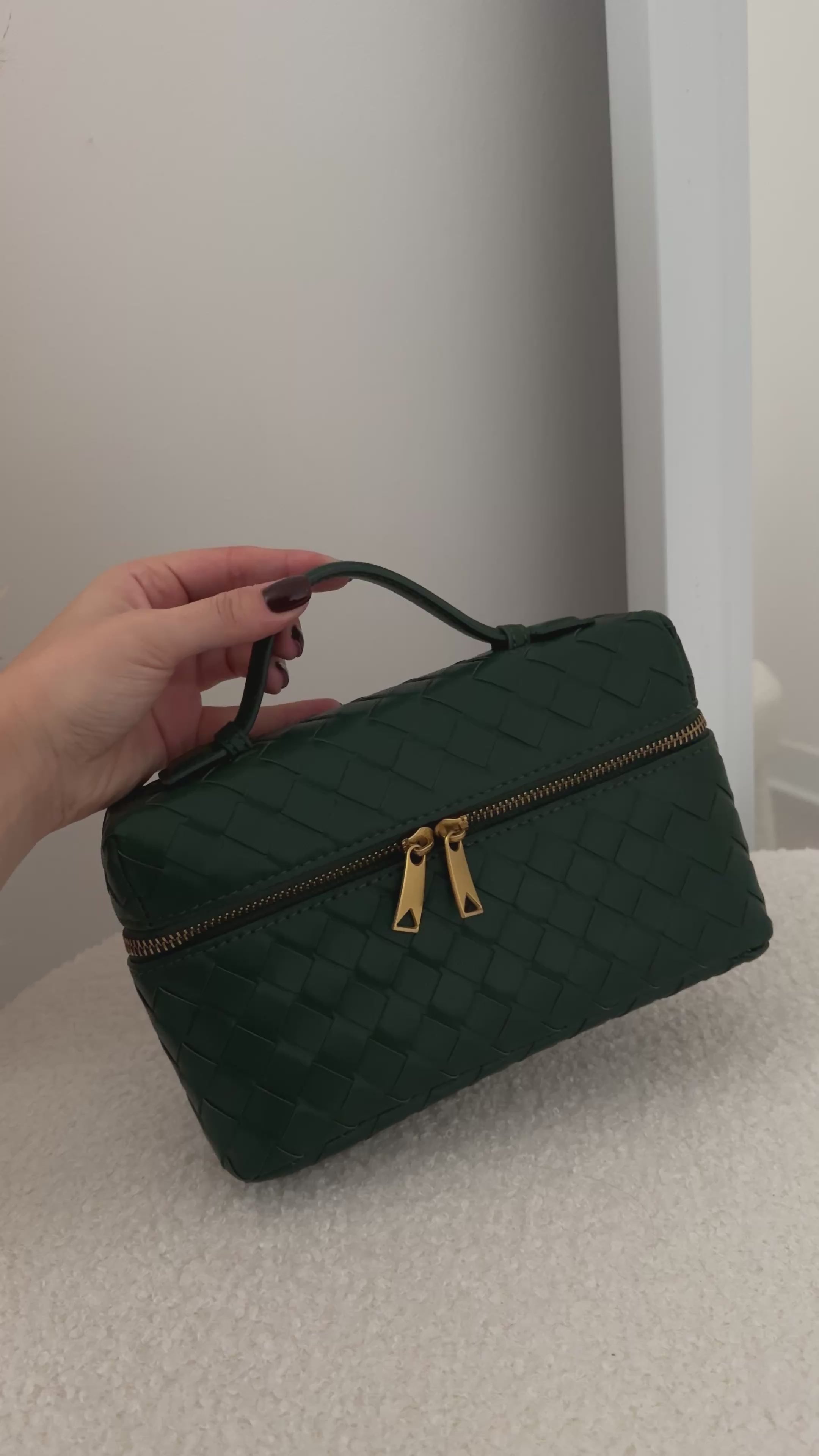 Load video: Bag Vanity verde bosco